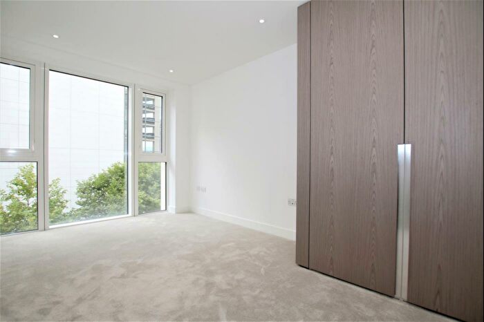 1 Bedroom Apartment To Rent In Admiralty House, Vaughan Way, London, E1W