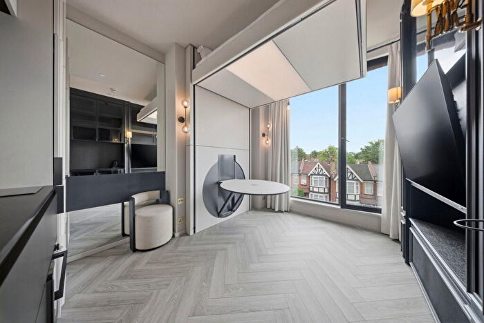 Studio To Rent In Lowlands Road, Harrow, HA1