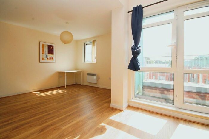 2 Bedroom Flat To Rent In Greyfriars Road, Coventry, CV1