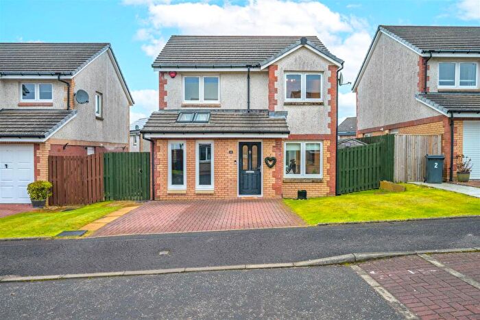 4 Bedroom Detached House For Sale In Paddock Court, Carluke, ML8