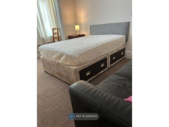 5 Bedroom Terraced House To Rent In Broadway, Kettering, NN15