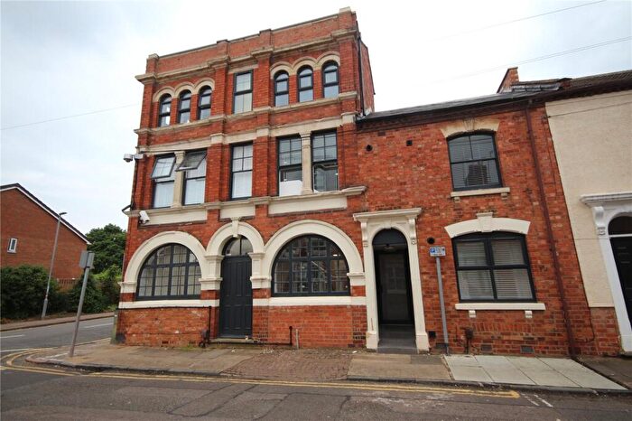 2 Bedroom Apartment To Rent In Palmerston Road, Northampton, NN1