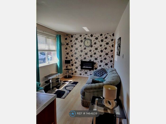 1 Bedroom Flat To Rent In Barron Meadow, Leigh, WN7