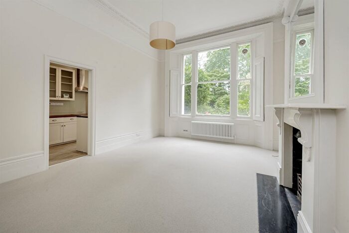 1 Bedroom Flat To Rent In Arundel Gardens, W11