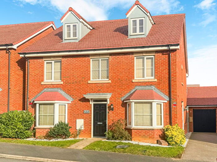 5 Bedroom Detached House For Sale In Greylag Gardens, Shenley Brook End, Milton Keynes, MK5