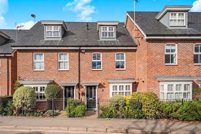 3 Bedroom Terraced House For Sale In Greys Road, Henley On Thames, RG9
