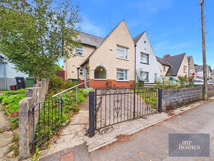 3 Bedroom Semi Detached House For Sale In Grand Avenue, Ely, Cardiff, CF5