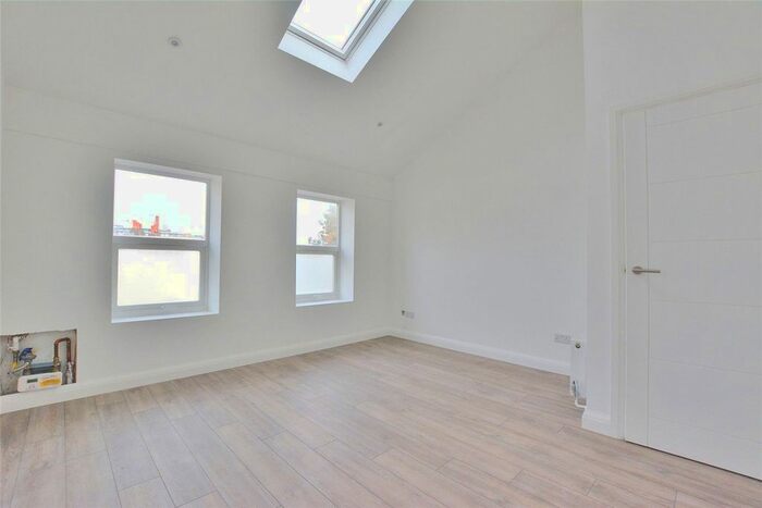 2 Bedroom Flat To Rent In Woodland Grove, Greenwich, London, SE10