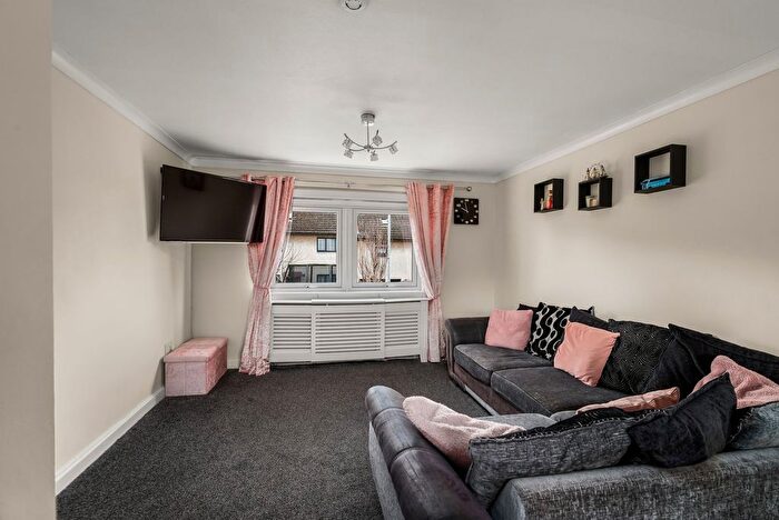 3 Bedroom Terraced House For Sale In Earn Crescent, Dundee, DD2