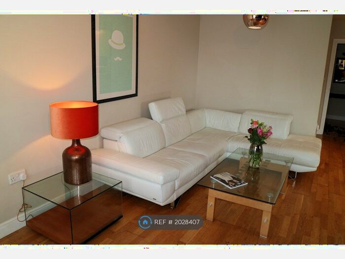 2 Bedroom Flat To Rent In Altolusso, Cardiff, CF10