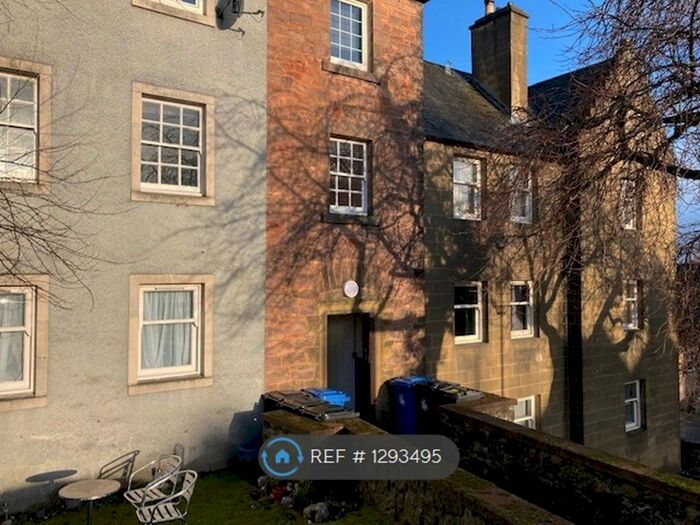 2 Bedroom Flat To Rent In St. John Street, Stirling FK8