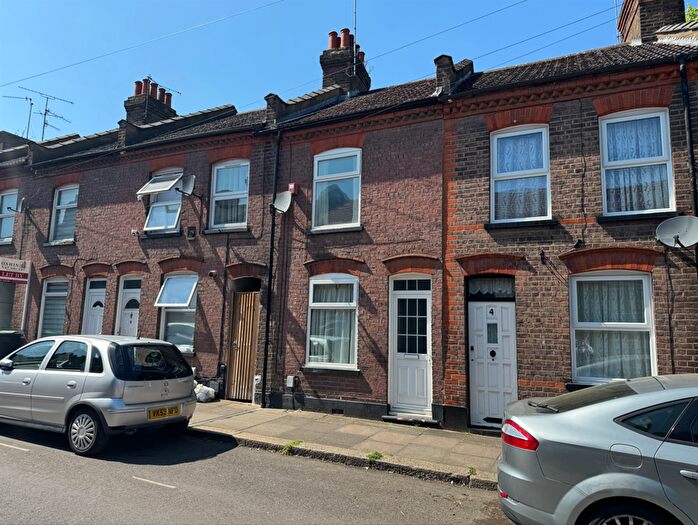 2 Bedroom Terraced House To Rent In Cambridge Street, Luton, Bedfordshire, LU1