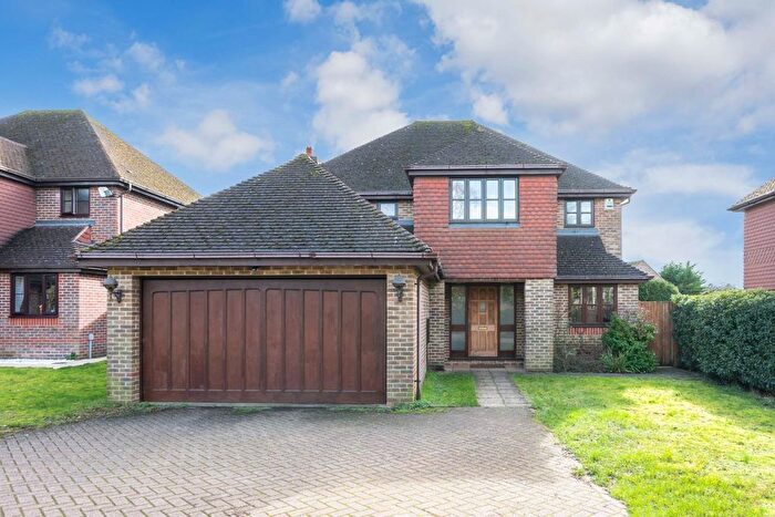4 Bedroom Detached House For Sale In Hawthorn Close, Banstead, SM7