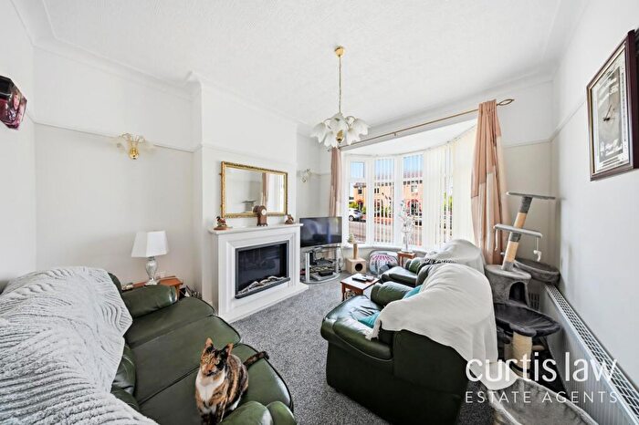 3 Bedroom Semi Detached House For Sale In Windsor Road, Blackburn, BB1
