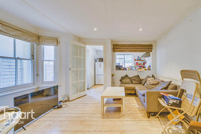 2 Bedroom Apartment For Sale In East Dulwich Grove, London, SE22