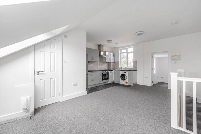 1 Bedroom Flat To Rent In Graham Road, Harrow Weald, Harrow, HA3