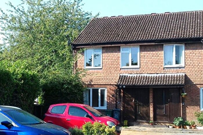 1 Bedroom Maisonette To Rent In Elder Close, Burpham, GU4