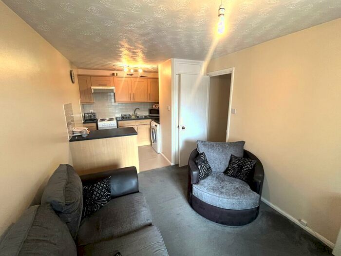 1 Bedroom Flat To Rent In Beaufort Close, Higham Station Avenue, Chingford, E4