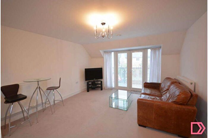 2 Bedroom Flat To Rent In Redwood Drive, Epsom, Surrey, KT19