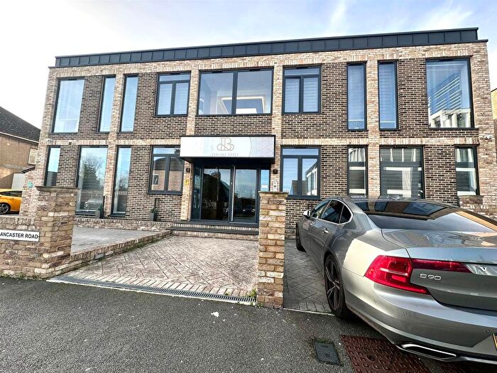 2 Bedroom Flat To Rent In Lancaster Road, New Barnet, Barnet, EN4