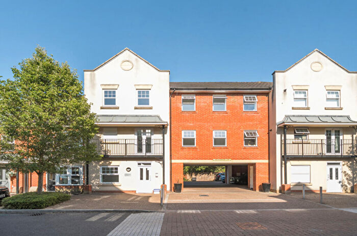 2 Bedroom Apartment For Sale In Erickson Gardens, Bromley, BR2