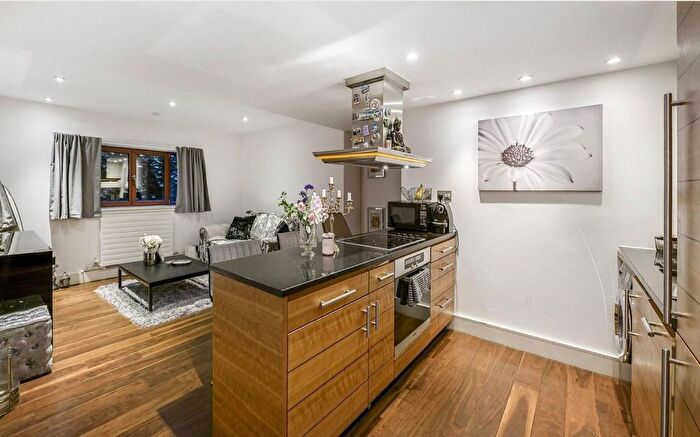 1 Bedroom Flat To Rent In Lancelot Place, Knightsbridge, London, SW7