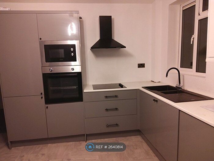 3 Bedroom Semi-detached House To Rent In Suffolk Road, Doncaster, DN4