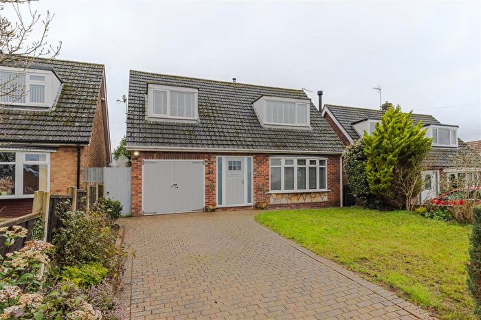 3 Bedroom Detached House For Sale In Astley Crescent, Scotter, DN21