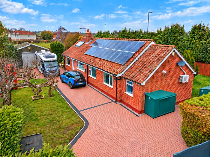 3 Bedroom Bungalow For Sale In Hammerton Close, Kirk Hammerton, York, YO26