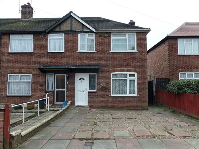 3 Bedroom End Of Terrace House To Rent In Coronation Road, Hayes, UB3