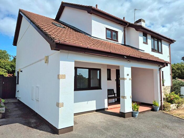 4 Bedroom Detached House For Sale In Steeple Close, Poole, Dorset, BH17