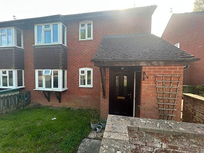 2 Bedroom Flat To Rent In Cromwell Close, Faringdon, SN7