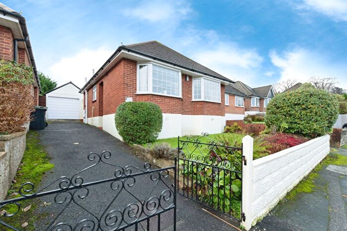 2 Bedroom Detached Bungalow For Sale In Dowlands Road, Bournemouth, BH10