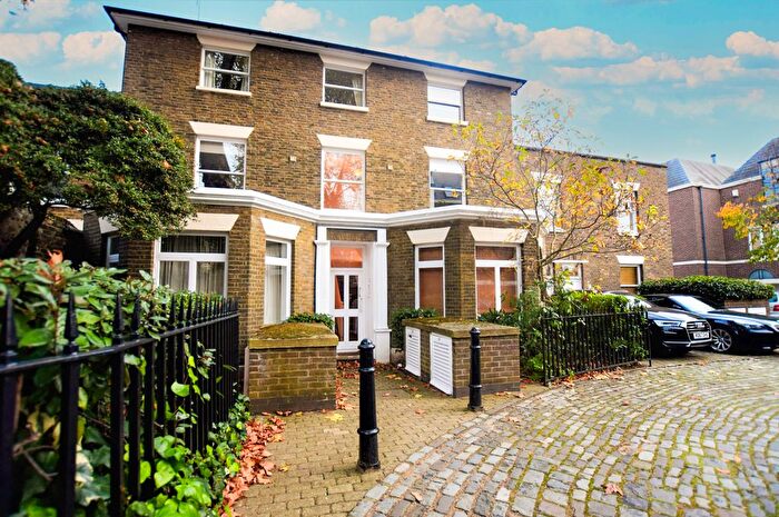 3 Bedroom Flat To Rent In Waterside Court, Richmond, TW9