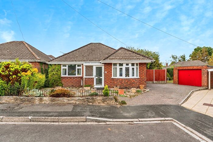 3 Bedroom Bungalow For Sale In Winstone Crescent, North Baddesley, Southampton, Hampshire, SO52