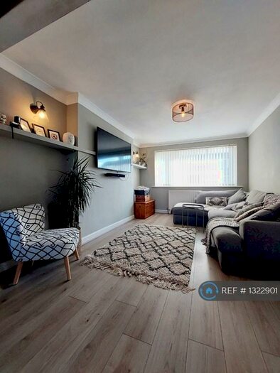 3 Bedroom Semi-Detached House To Rent In Watton Beck Close, Liverpool, L31