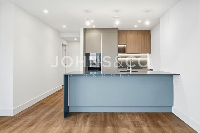 1 Bedroom Flat To Rent In Bow View Apartments, Bow Green, London, E3