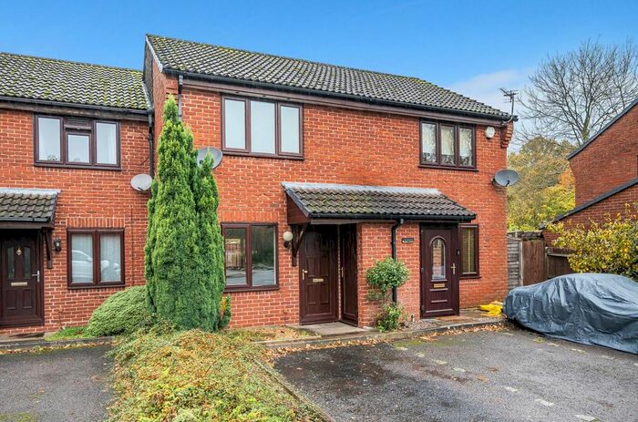 2 Bedroom Terraced House To Rent In Caernarvon Gardens, Chandler's Ford, Eastleigh, SO53