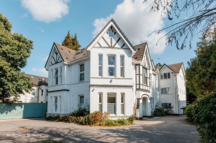 2 Bedroom Flat For Sale In Lansdowne Road, Linden Court, BH1