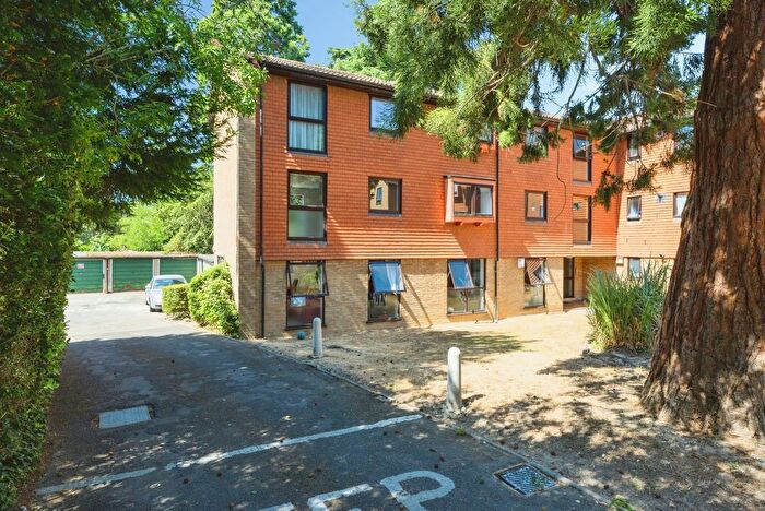 3 Bedroom Flat For Sale In Devonshire Avenue, Sutton, Surrey, SM2