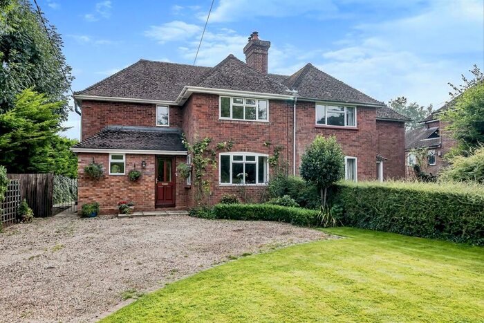 4 Bedroom Semi-Detached House For Sale In Princes Close, Chilton, Aylesbury, HP18