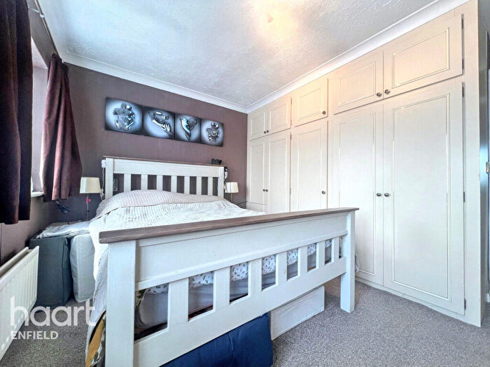 4 Bedroom Detached House For Sale In Blindmans Lane, Waltham Cross, EN8