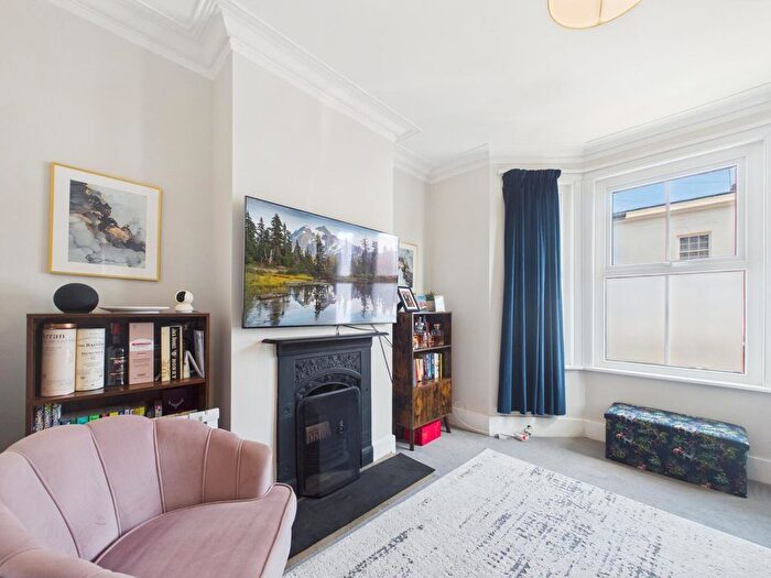 3 Bedroom Property To Rent In Cleaveland Road, Surbiton, KT6