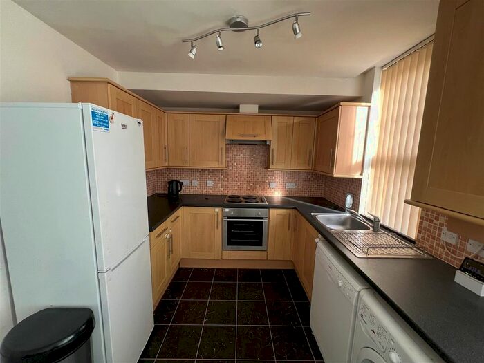 2 Bedroom Flat To Rent In The Grove, Finchley, London, N3