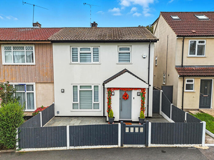 3 Bedroom Semi-Detached House For Sale In Newmans Lane, Loughton, IG10
