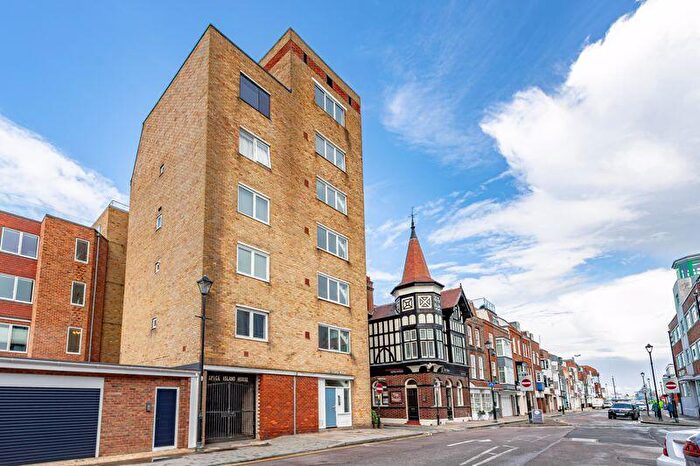 2 Bedroom Flat For Sale In Broad Street, Old Portsmouth, PO1