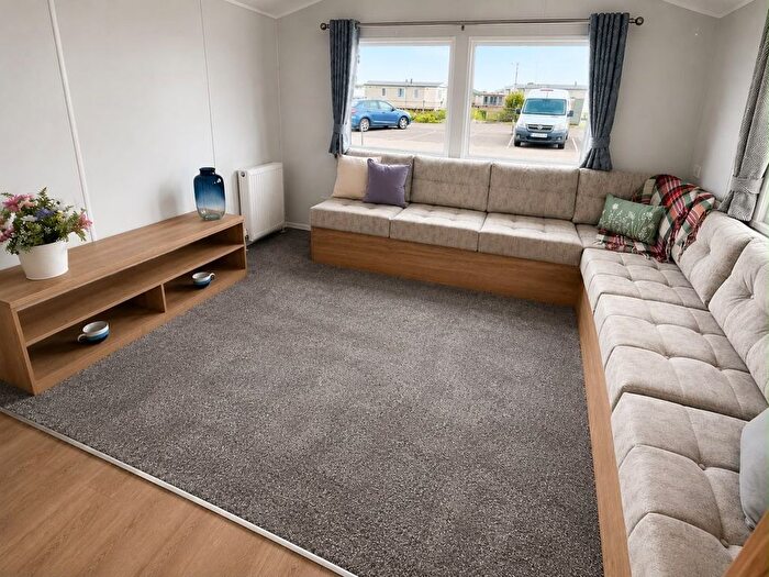 2 Bedroom Mobile/park Home For Sale In Hythe Road, Dymchurch, Romney Marsh, TN29