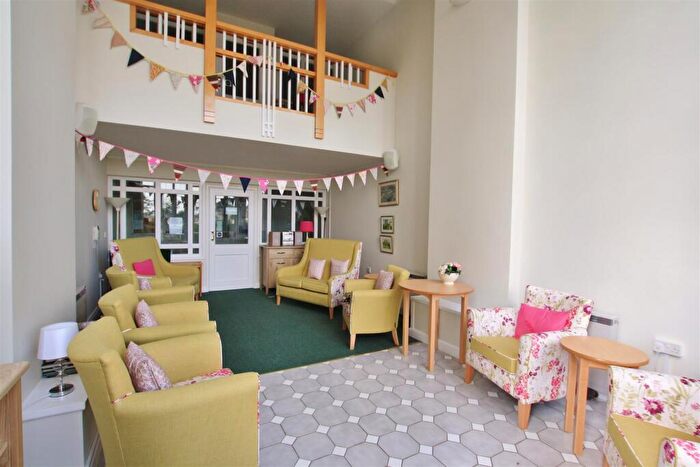 2 Bedroom Apartment For Sale In The Ropewalk, Bradford-On-Avon, BA15