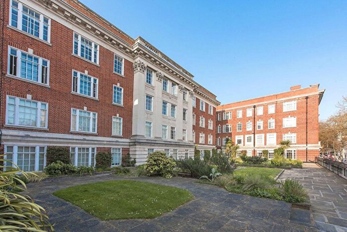 2 Bedroom Flat For Sale In Phillimore Court, Argyll Road, W8