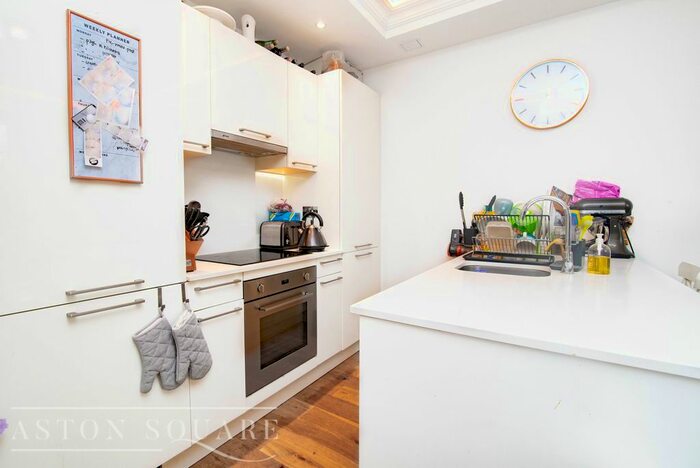 1 Bedroom Flat To Rent In Horn Lane, Acton, W3